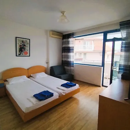 Lira Sto Appartement Pomorie