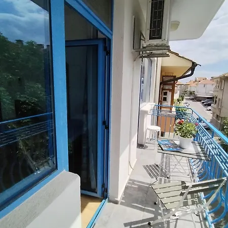 Lira Sto Appartement Pomorie