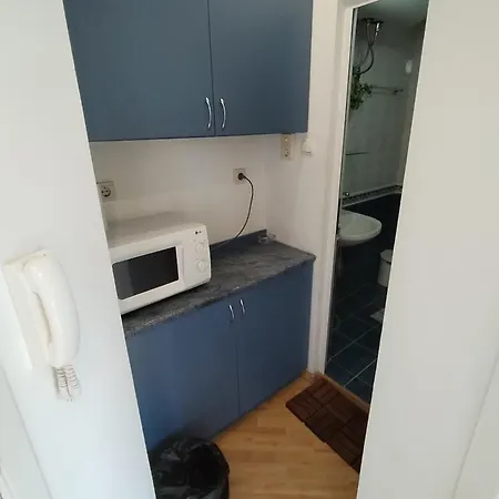 Lira Sto Apartment *