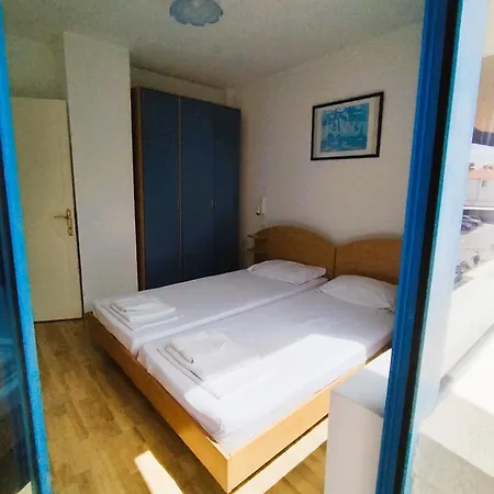 Apartment Lira Sto *