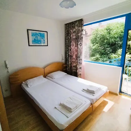 Lira Sto Apartment *