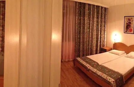 Lira Sto Apartment Pomorie