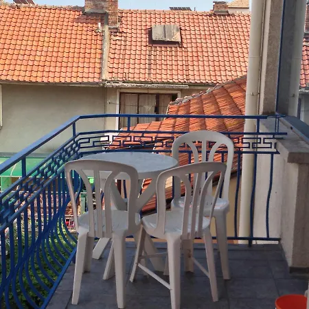 Lira Sto Apartment *